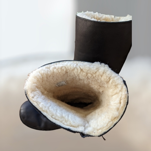 UGG Kensington Leather Biker Boot - Picture 5 of 6